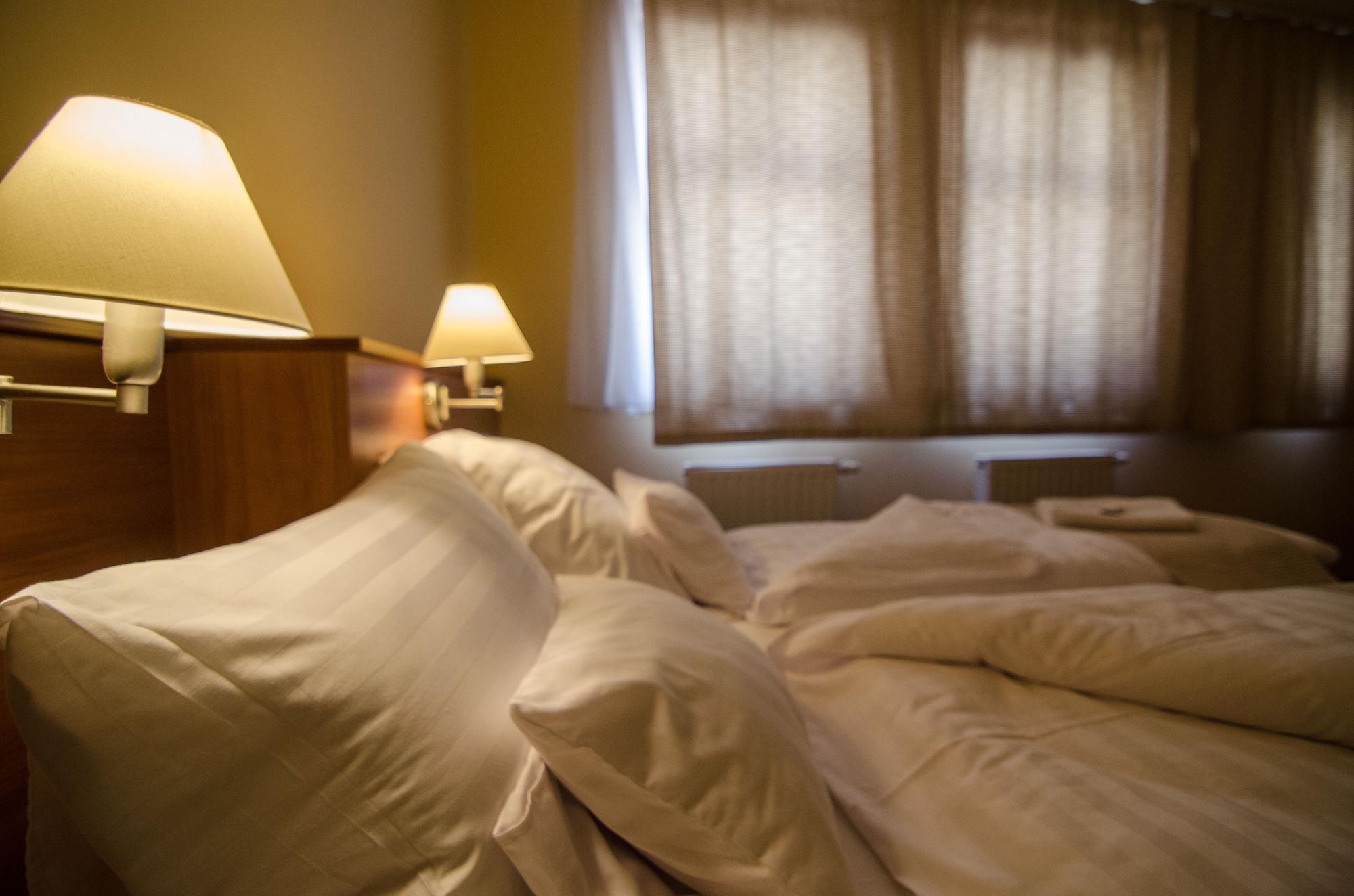 Hotel Civitas Шопрон Экстерьер фото