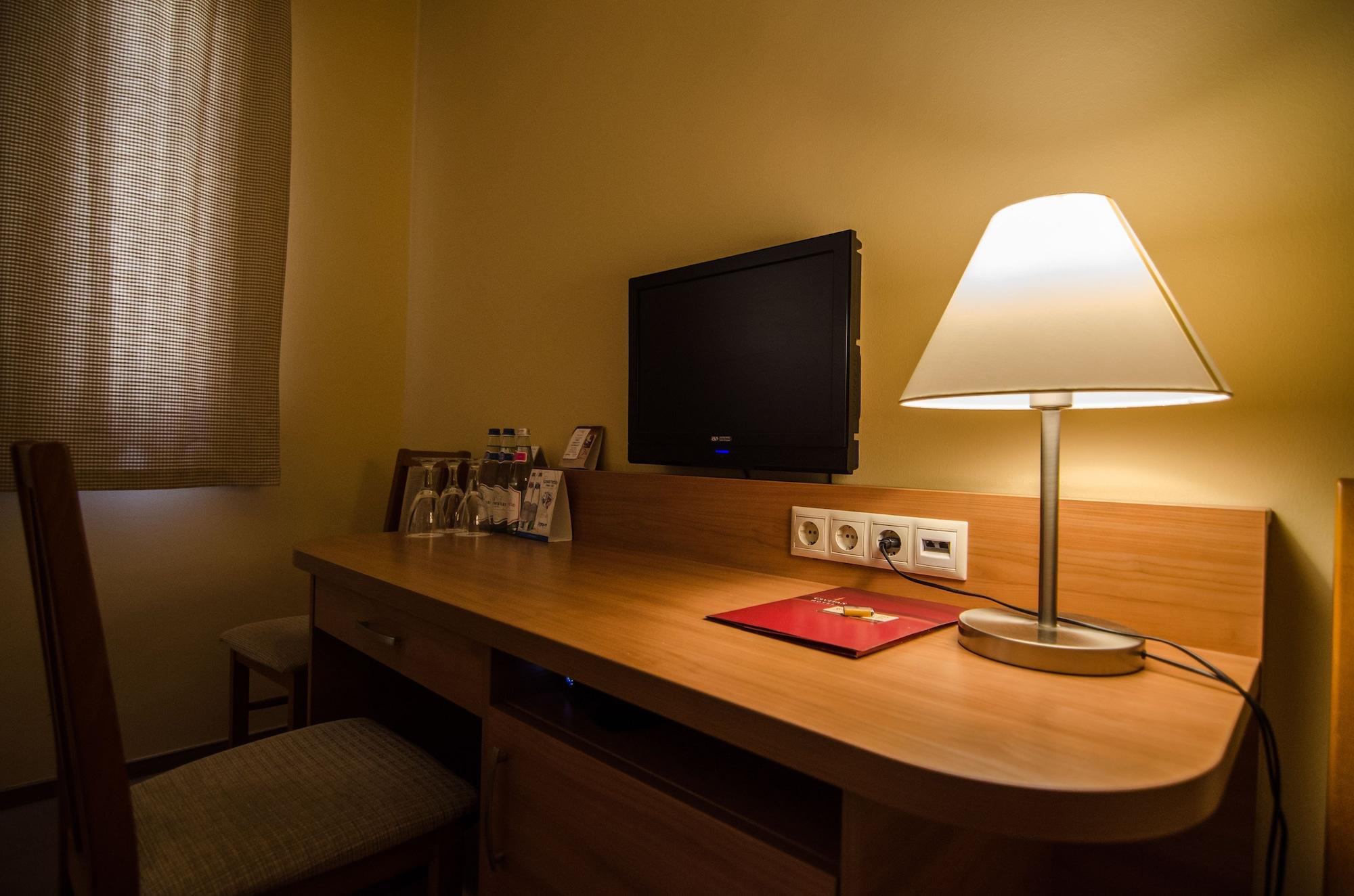 Hotel Civitas Шопрон Экстерьер фото