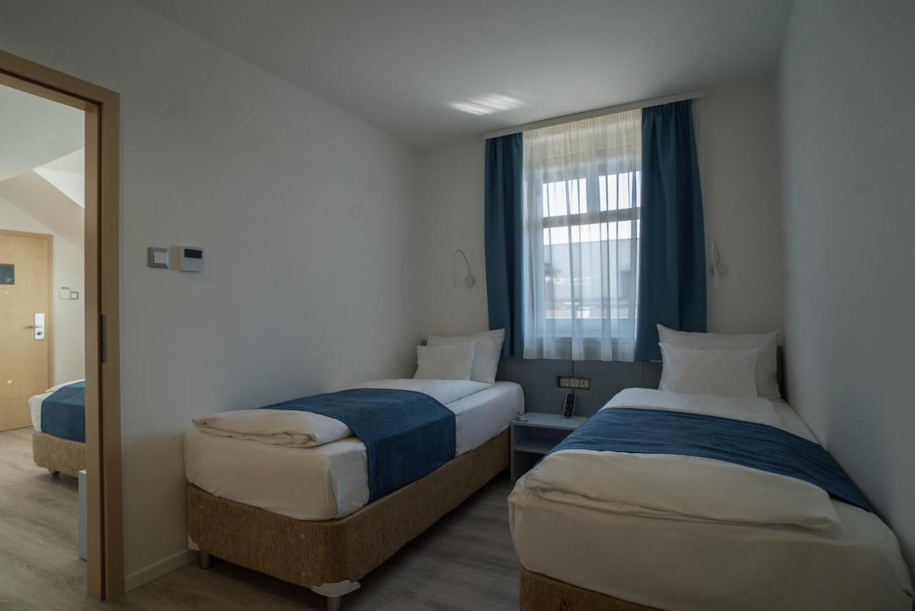 Hotel Civitas Шопрон Экстерьер фото